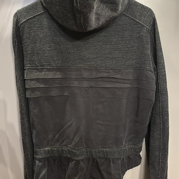 Lululemon Merino Wool Sattva Jacket Size 6 Black - EUC - Picture 7 of 7